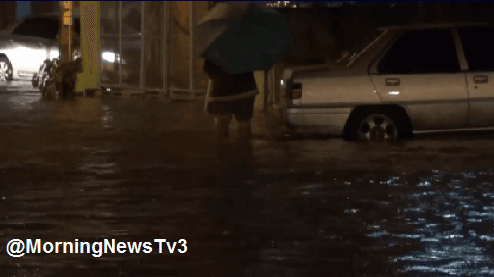 ฝนถล่มเมืองอุทัยฯ น้ำท่วมย่านเศรษฐกิจสูง 30 ซม.