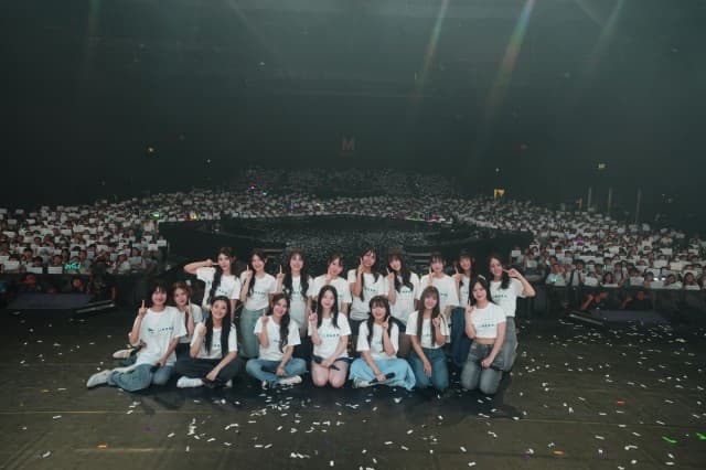 “BNK48 & CGM48” โชว์พลังเจนใหม่กว่า 49 ชีวิตกับคอนเสิร์ตเต็มรูปแบบ พร้อมอำลา “CGM48” รุ่นที่1 จบการศึกษาน้ำตาท่วมฮอลล์  