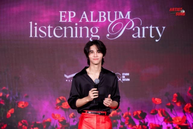 JEFF SATUR ส่งท้ายฉากจบจักรวาล ‘RED GIANT’ อย่างยิ่งใหญ่ ด้วย 3 เพลงใหม่ พร้อมซิงเกิลภาษาไทย “ของขวัญปีใหม่ (Golden Night)”